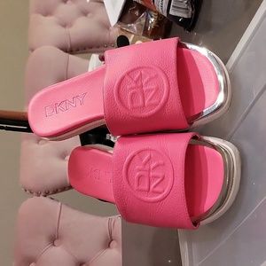 DKNY Sandals  💓